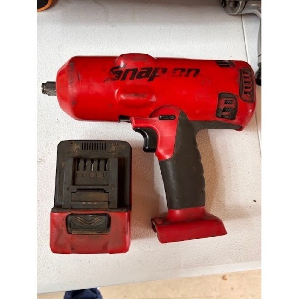 Snap-on CT7850 1/2" Cordless Impact Wrench 18V Red with Battery 0-2200 RPM